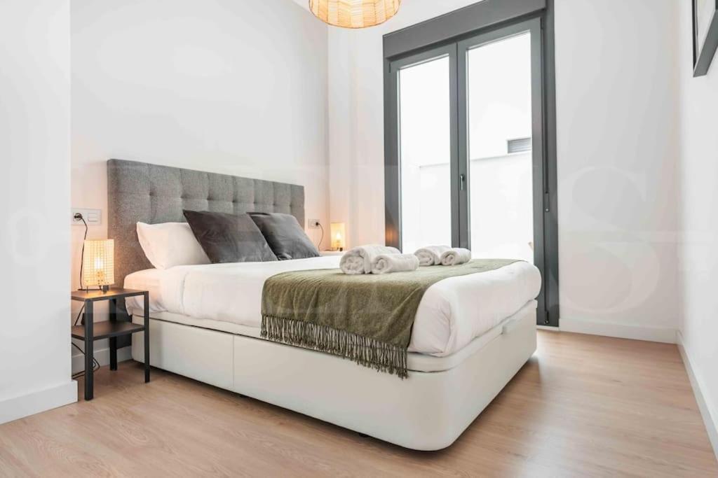Fresh & Stylish Apartment With Parking By Rems Málaga Exterior foto